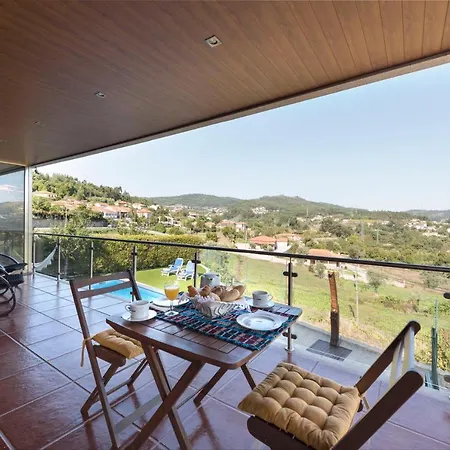 Lovelystay - Casa Guimas Holiday home