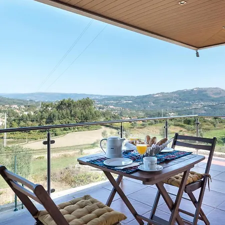 Lovelystay - Casa Guimas Holiday home *